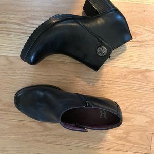 Black Dansko bootie.